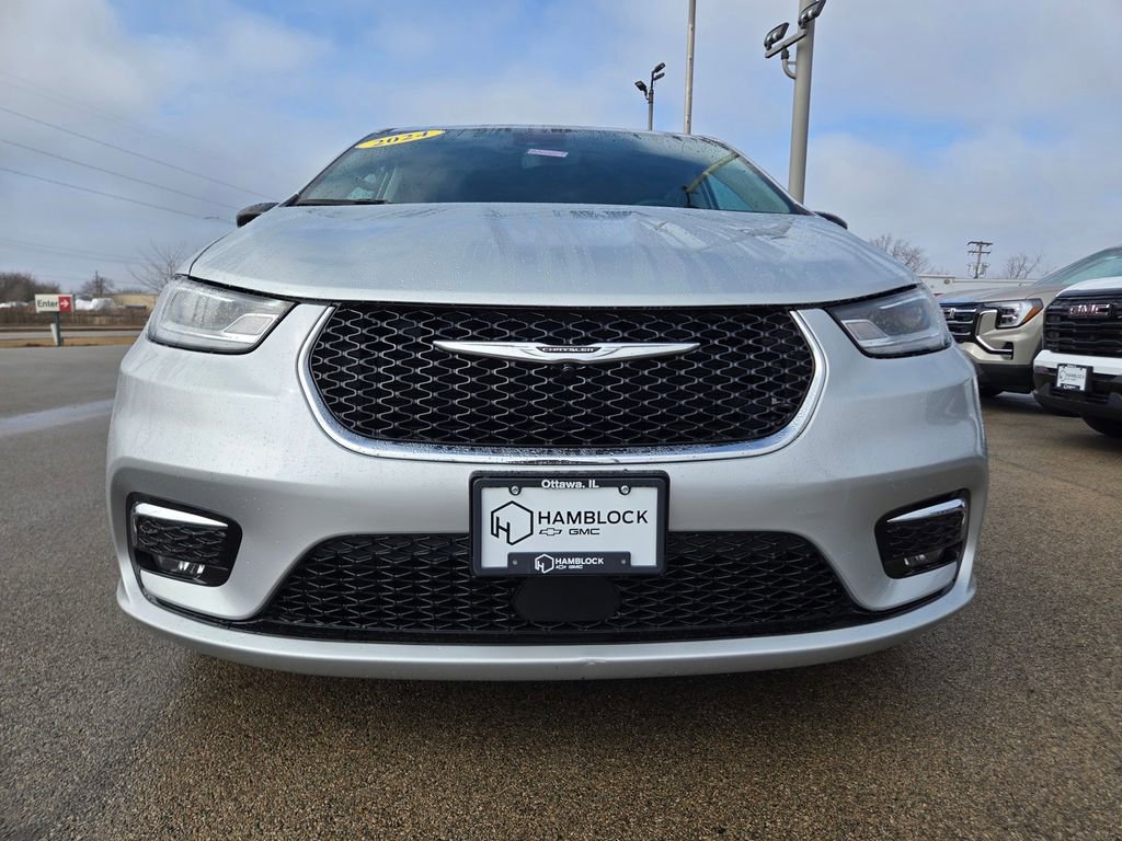Used 2024 Chrysler Pacifica Touring-L FWD image 43