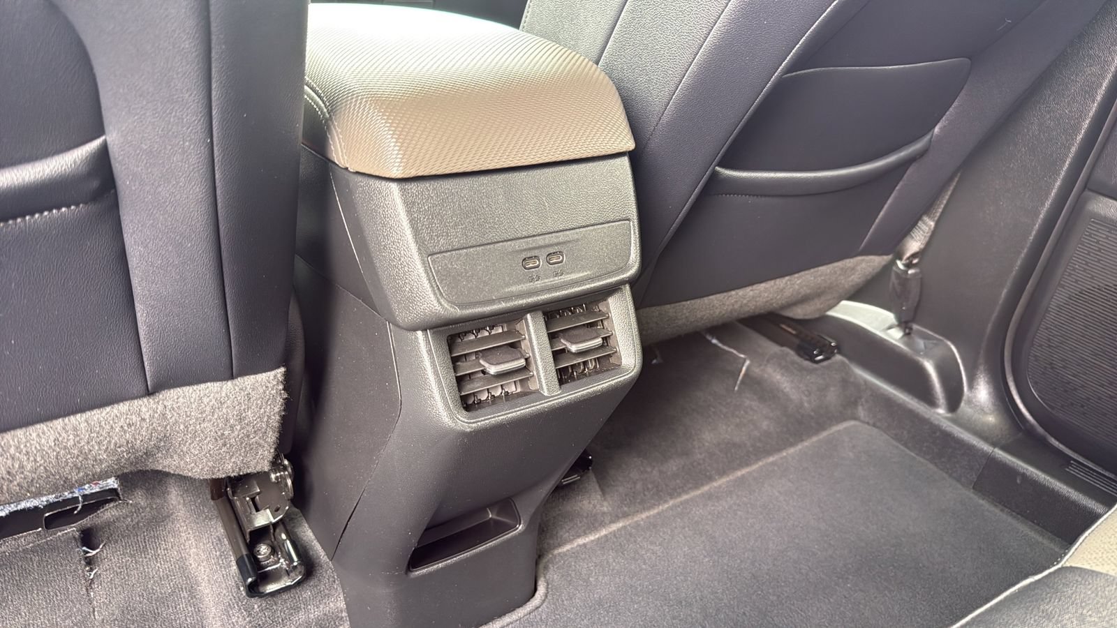 Used 2025 Chevrolet Equinox LT w/ Convenience Package II FWD image 25