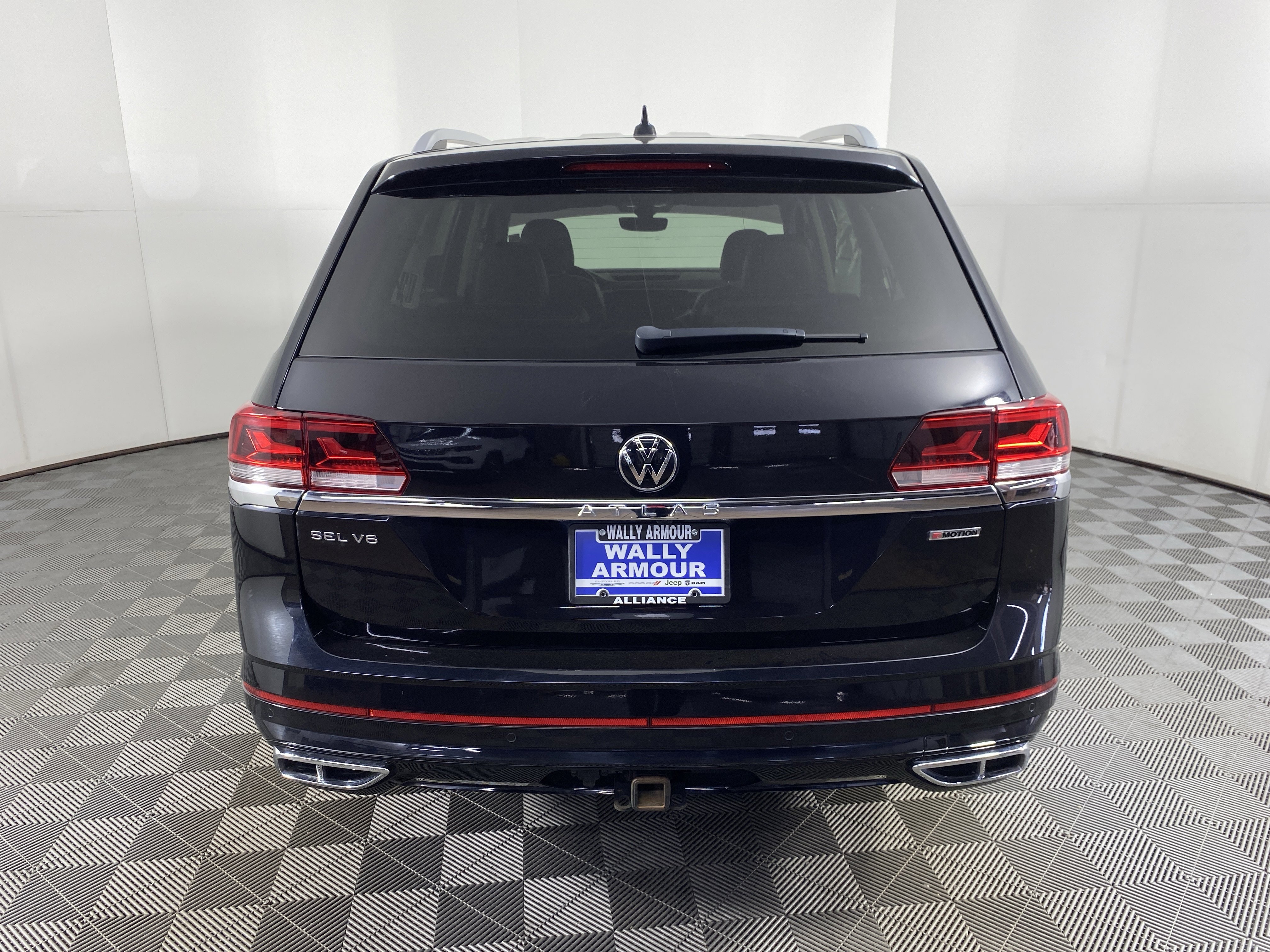 Used 2021 Volkswagen Atlas SEL R-Line image 10