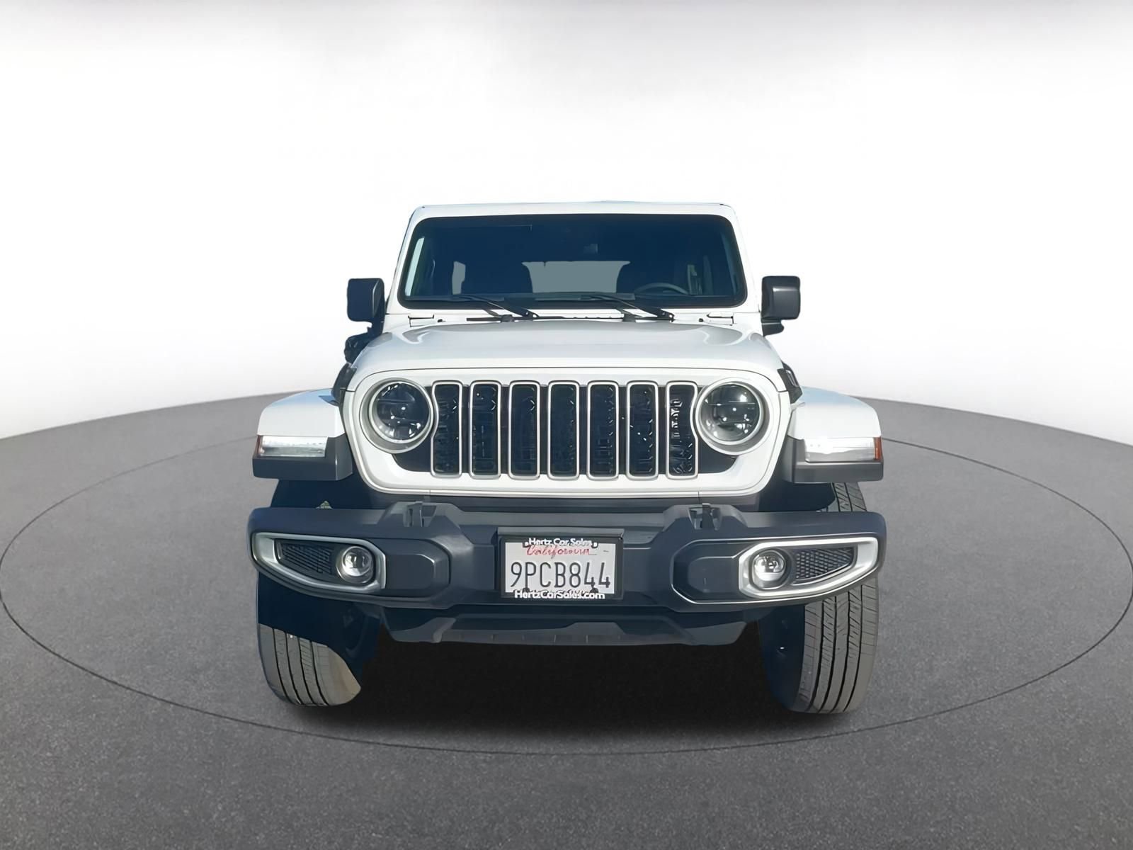 Used 2025 Jeep Wrangler Sahara image 4