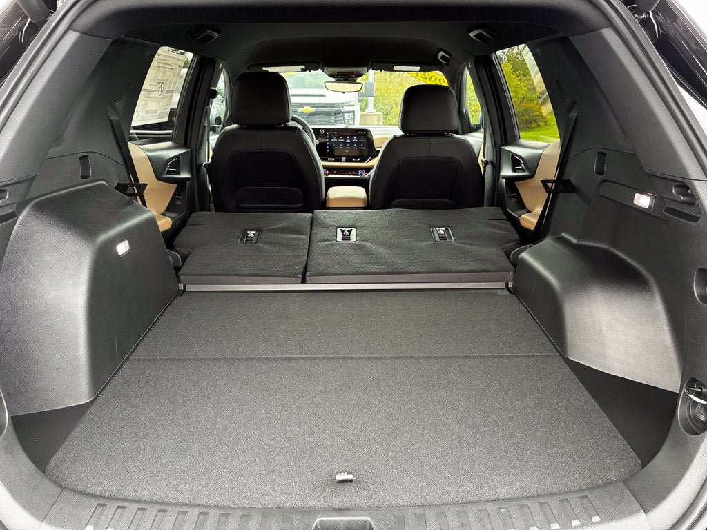 New 2027 Chevrolet Equinox ACTIV w/ Safety and Technology Package AWD/4WD image 38