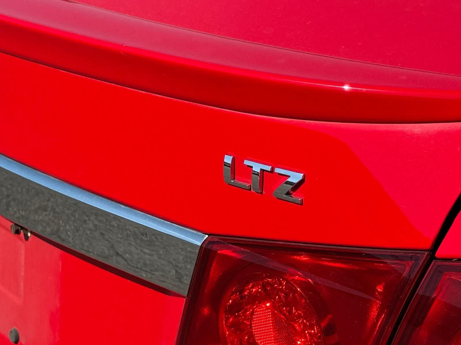 Used 2014 Chevrolet Cruze LTZ w/ RS Package FWD image 9