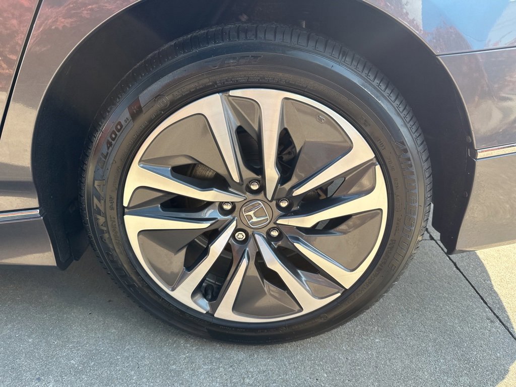 Used 2018 Honda Accord Touring image 6