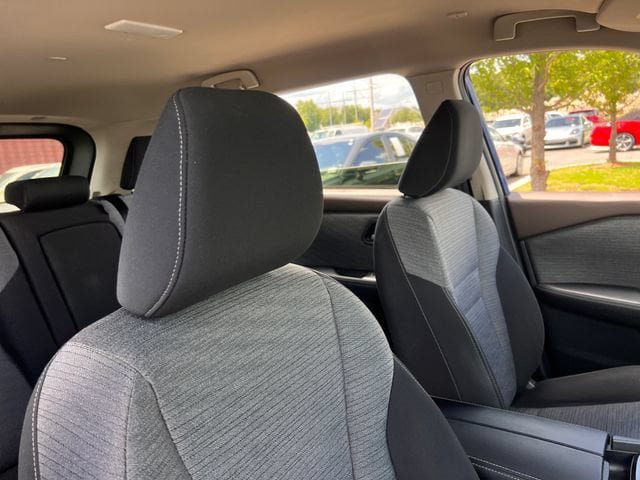 Used 2023 Nissan Rogue SV FWD image 30
