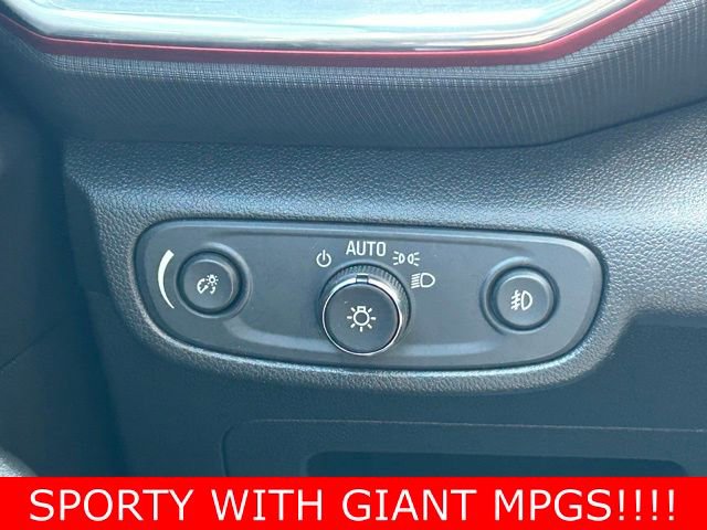 Used 2023 Chevrolet TrailBlazer RS w/ Sun and Liftgate Package image 21