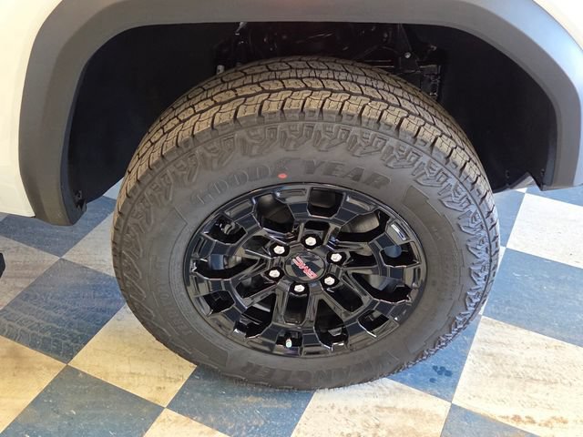 New 2026 GMC Canyon Elevation w/ Convenience Package RWD image 18