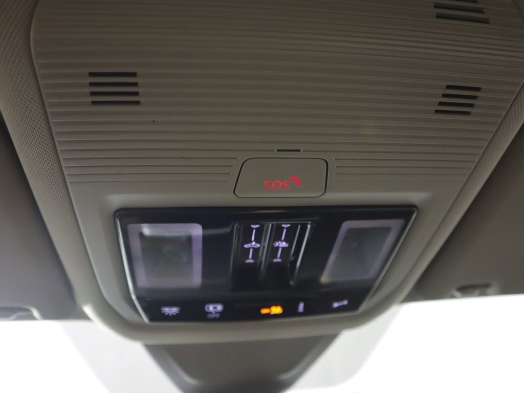 Used 2024 Volkswagen Atlas SE image 15