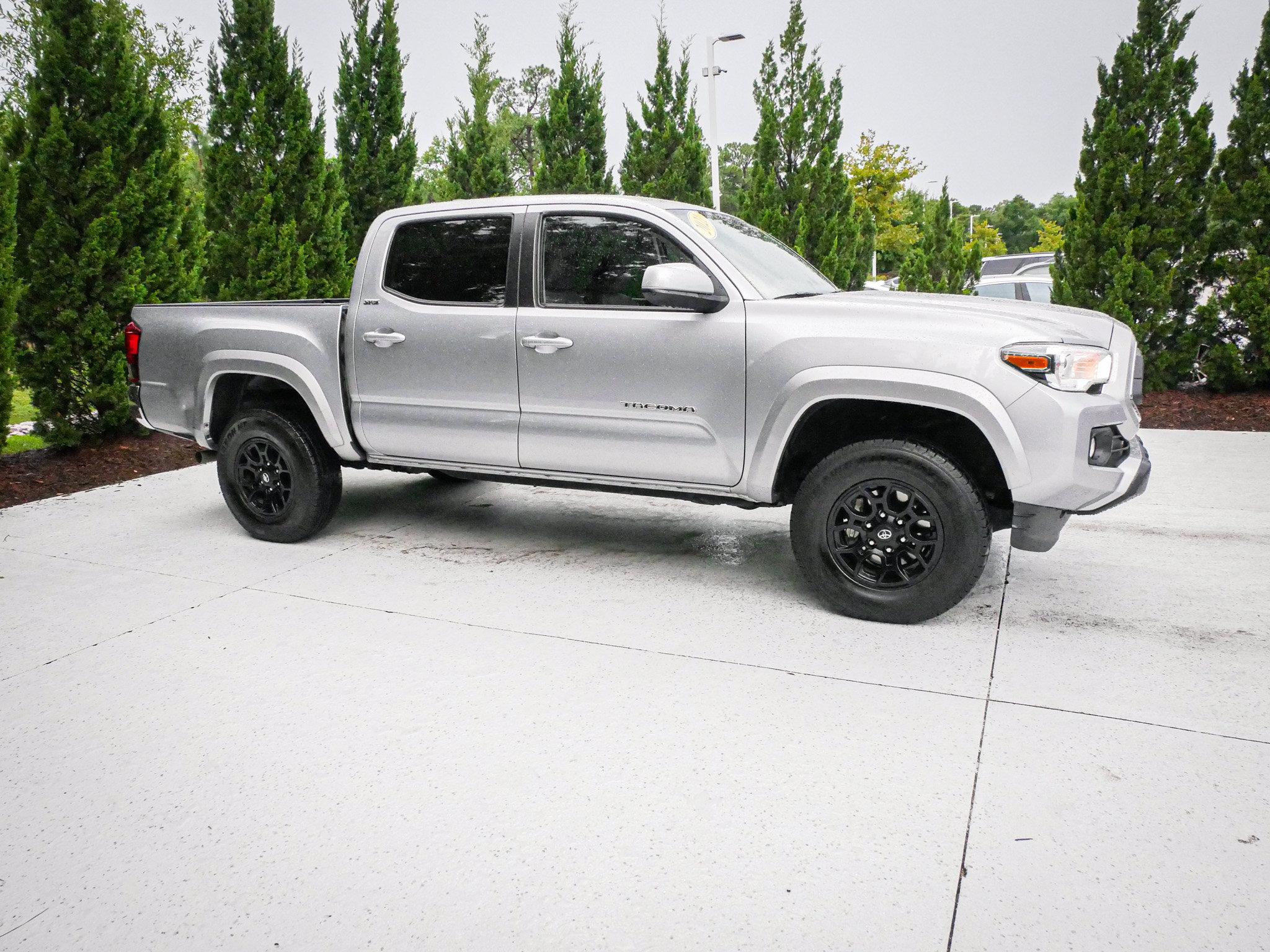 Used 2021 Toyota Tacoma SR5 RWD image 11