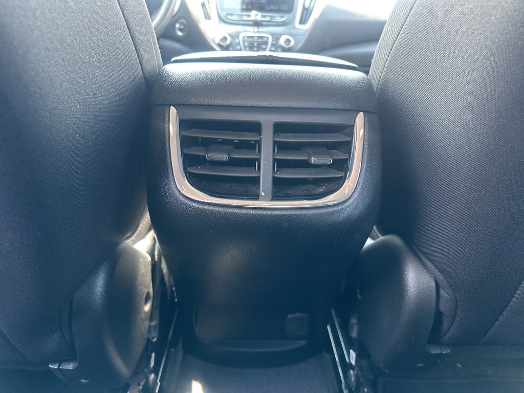 Used 2025 Chevrolet Malibu LT image 19