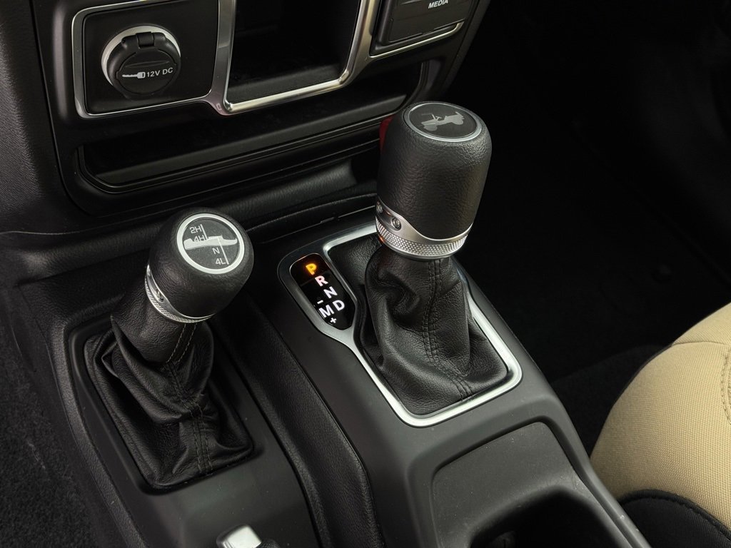 Used 2021 Jeep Wrangler Sport image 27