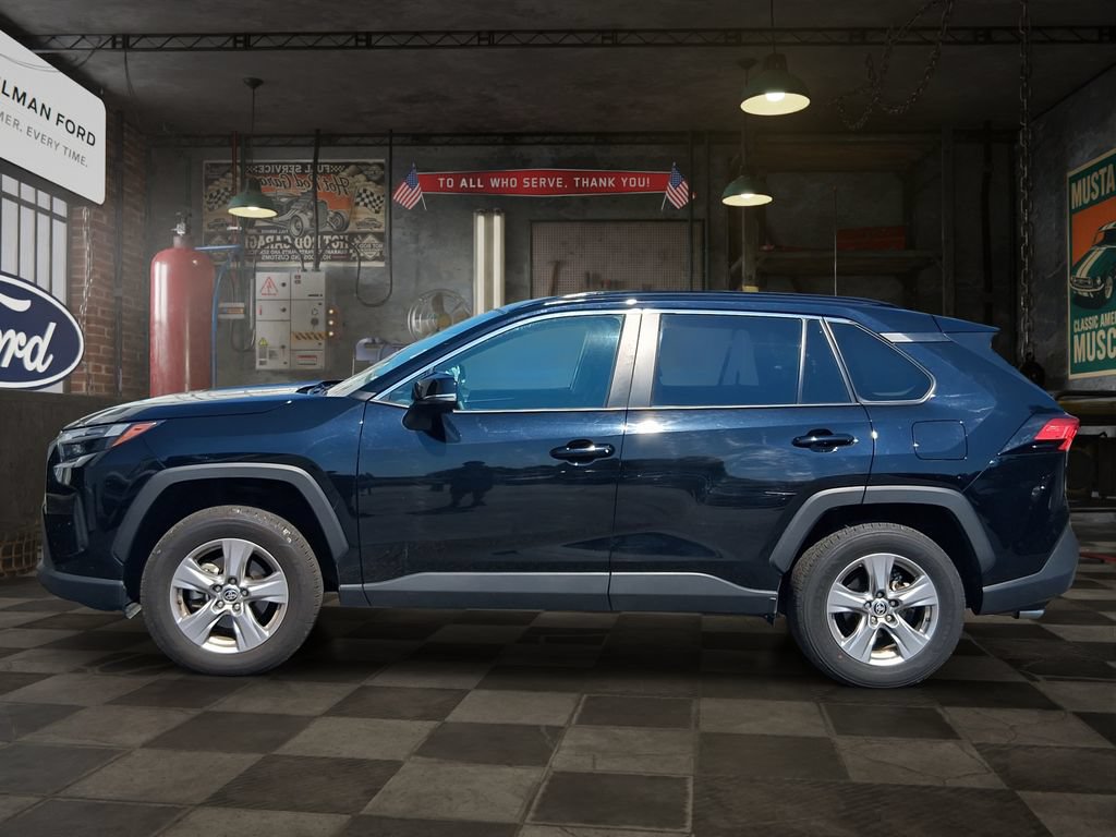 Used 2025 Toyota RAV4 XLE AWD/4WD image 3