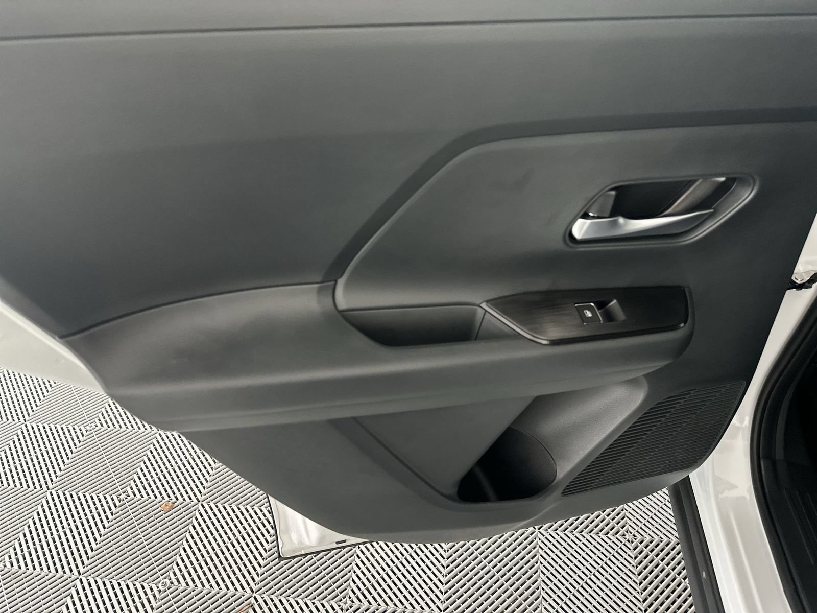 Certified 2026 Nissan Kicks SR w/ SR Premium Package FWD image 29