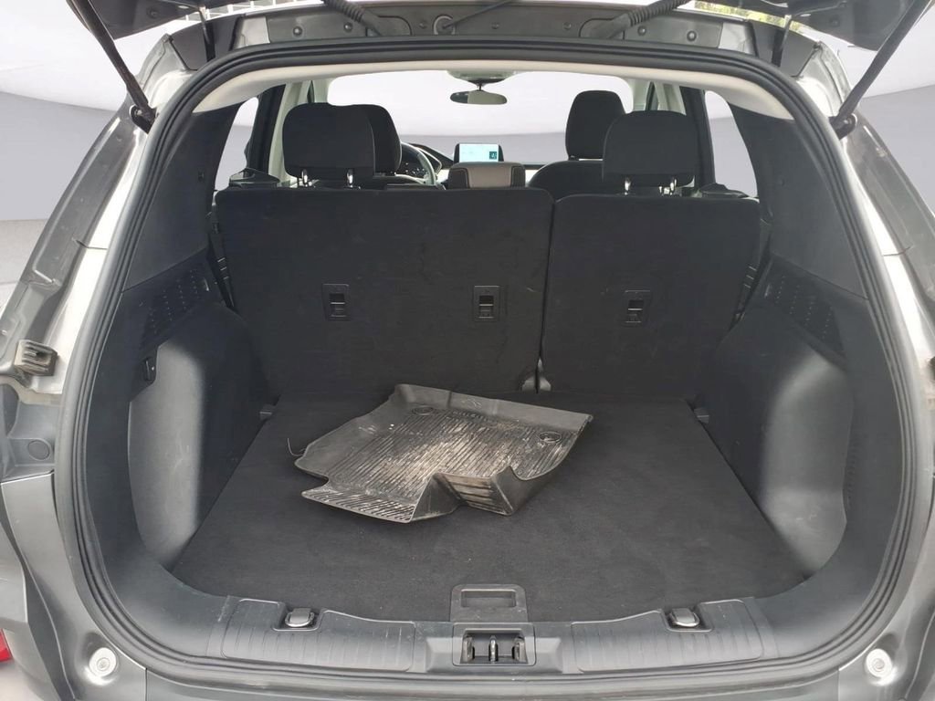 Used 2022 Ford Escape SE w/ Cold Weather Package image 26