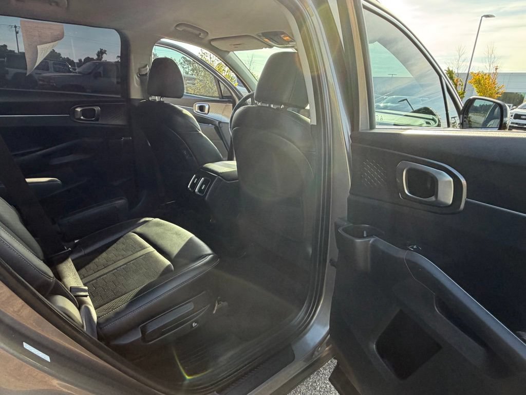 Used 2025 Kia Sorento EX AWD/4WD image 51