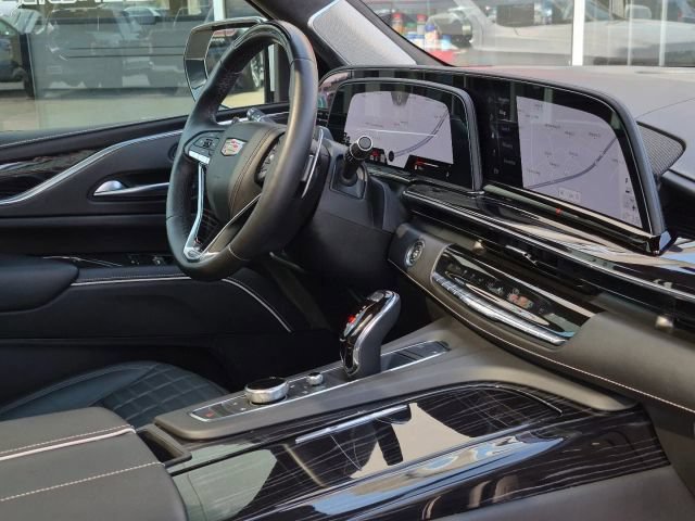 Used 2023 Cadillac Escalade ESV V AWD/4WD image 15