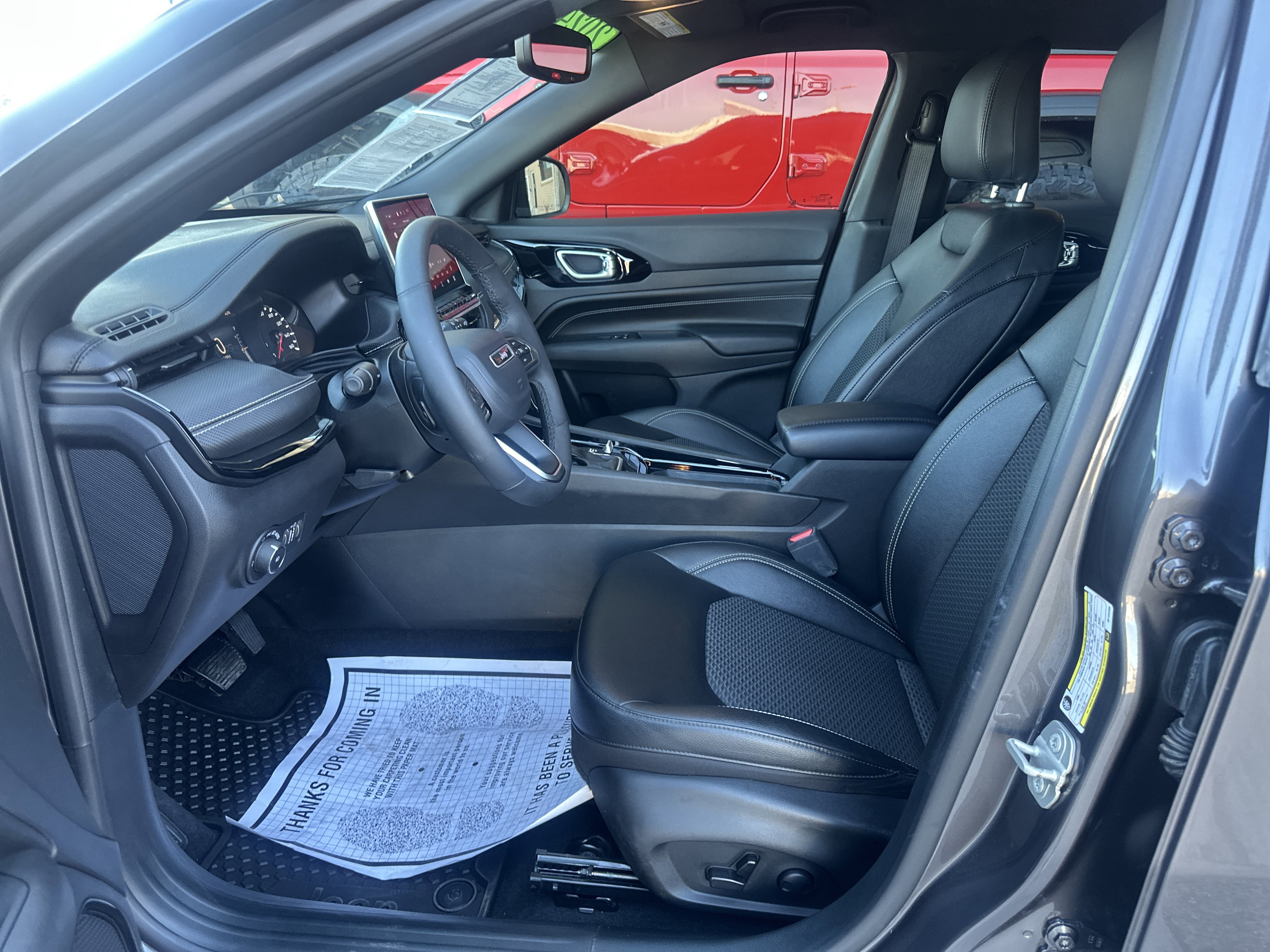 Used 2024 Jeep Compass Latitude w/ Convenience Group image 14