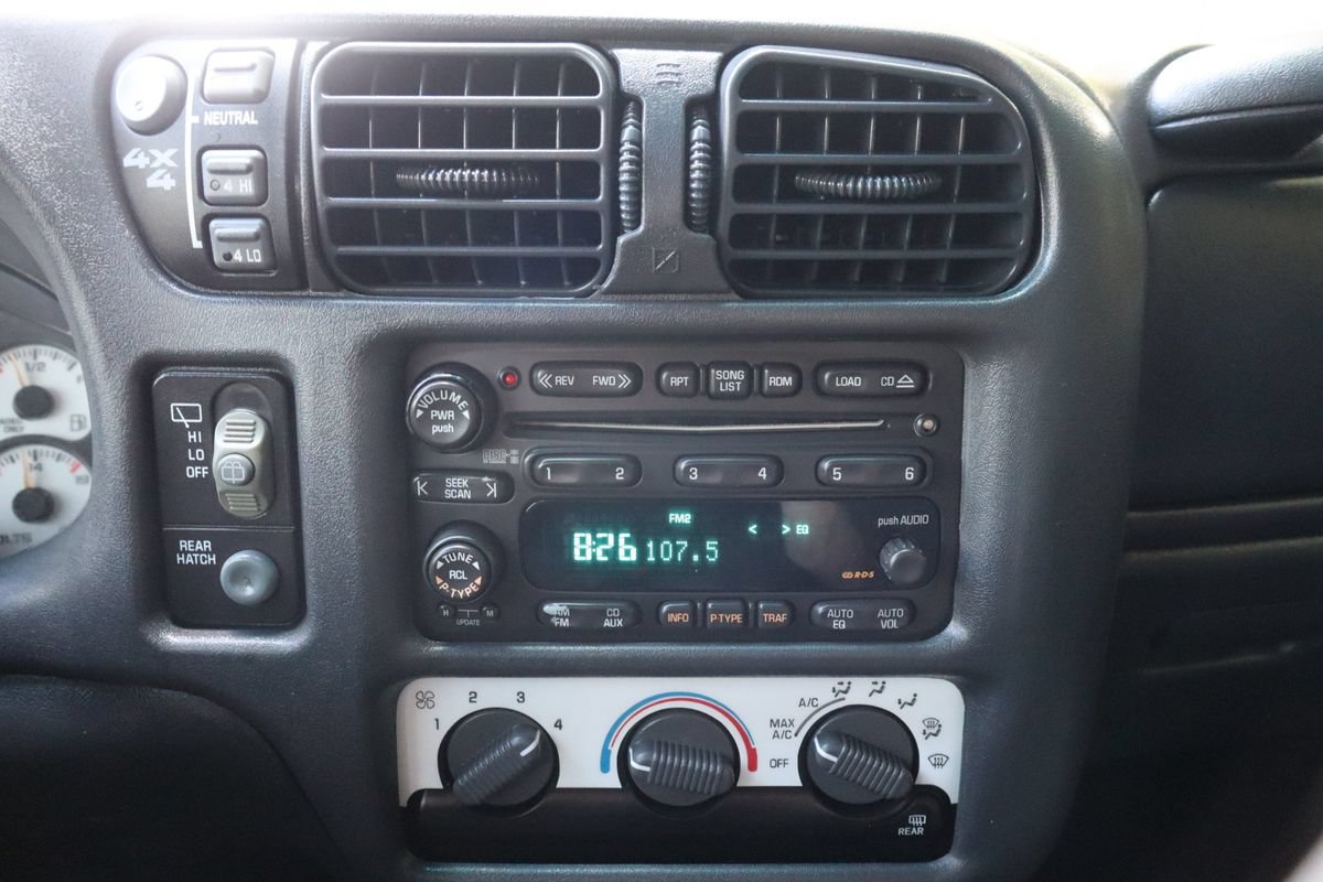 Used 2002 Chevrolet Blazer LS w/ Preferred Equipment Group AWD/4WD image 26