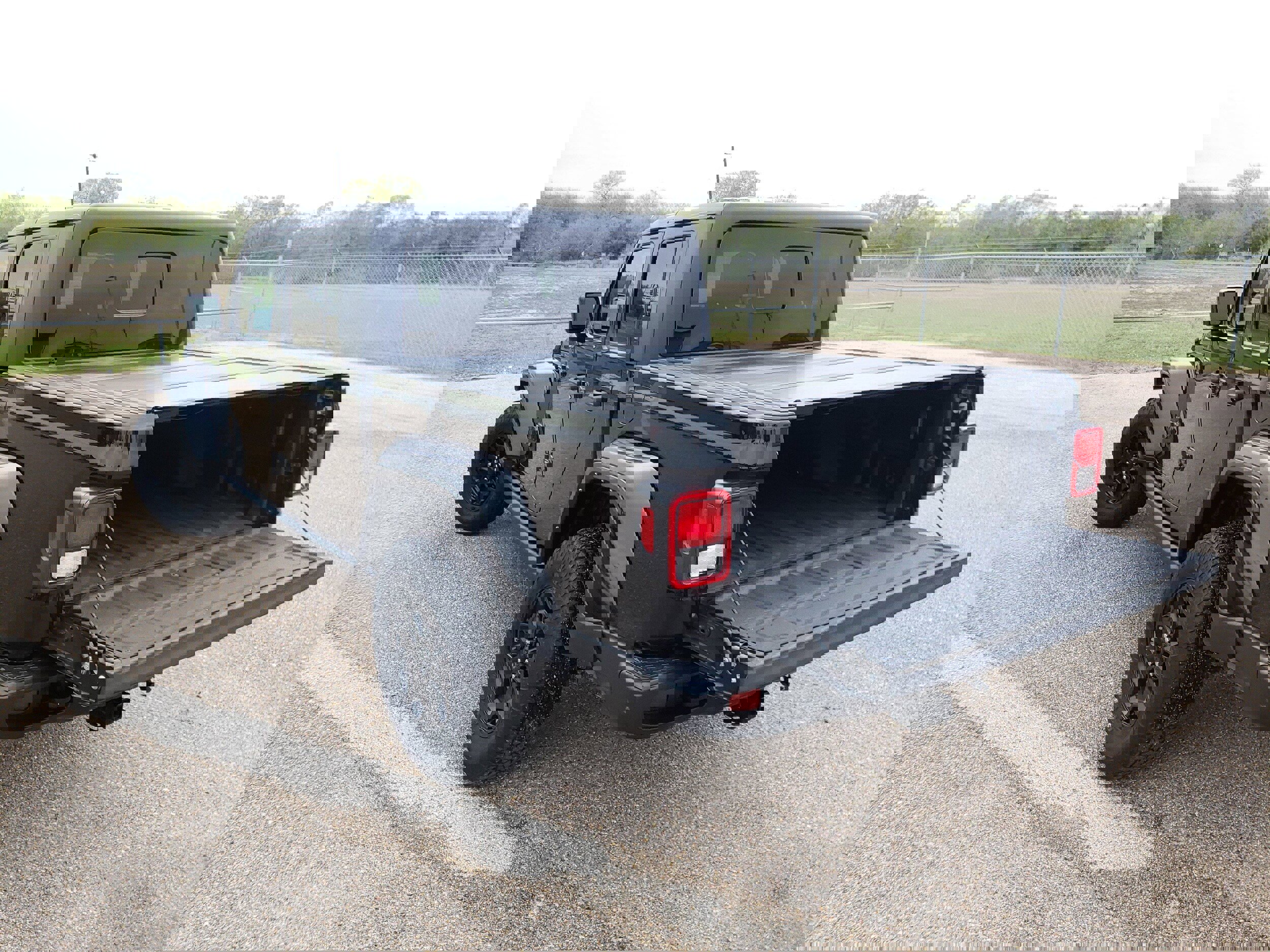 Used 2021 Jeep Gladiator Sport image 23