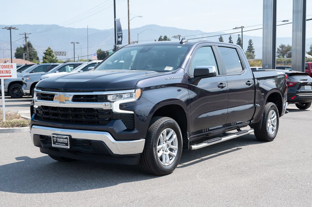 Used 2024 Chevrolet Silverado 1500 LT AWD/4WD image 8