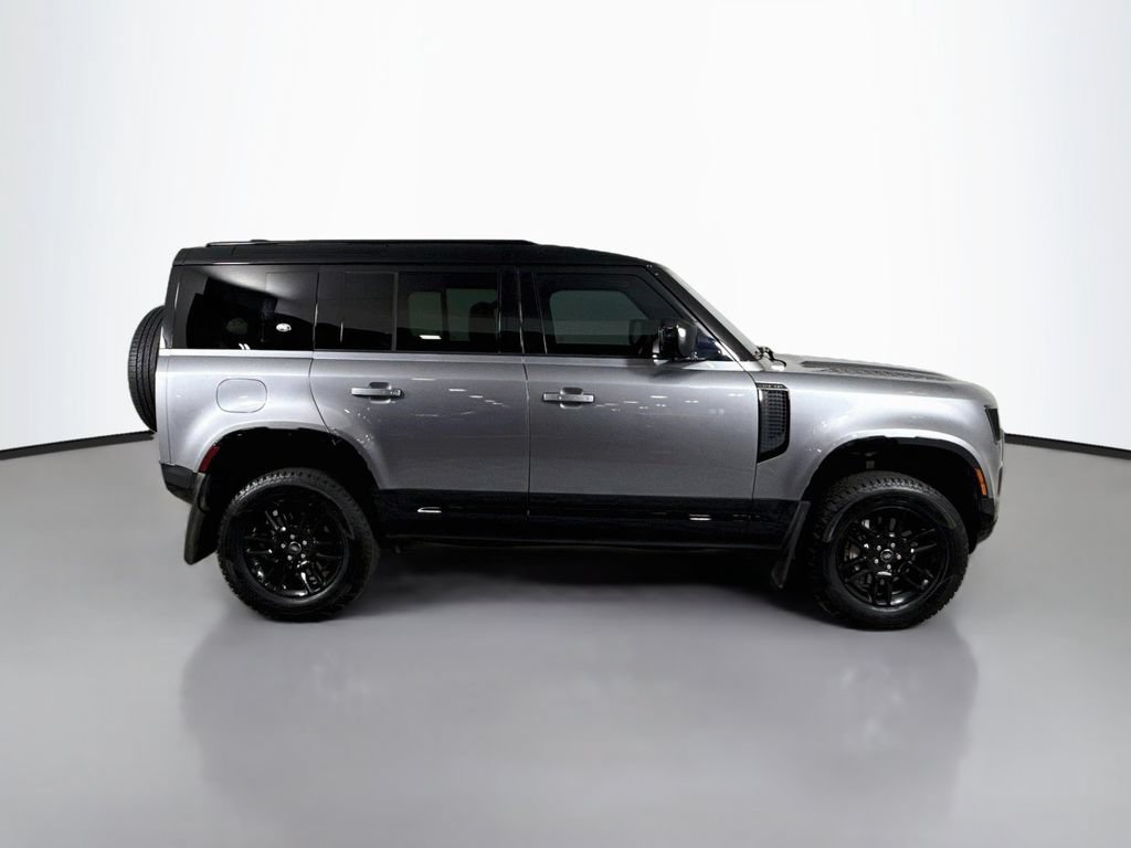 Used 2022 Land Rover Defender 110 X-Dynamic SE AWD/4WD image 4