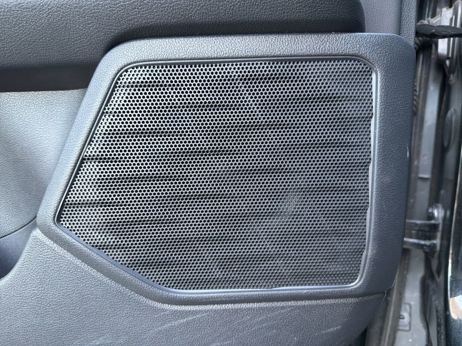 Used 2022 Lexus UX 200 w/ Accessory Package (Z1) FWD image 16