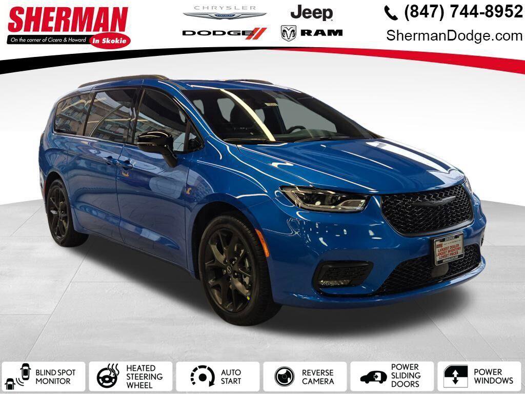 New 2026 Chrysler Pacifica Select w/ S Appearance Package