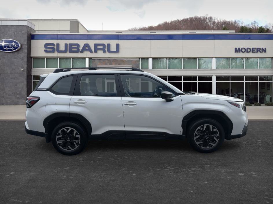 Used 2025 Subaru Forester w/ Convenience Package #2 AWD/4WD image 4