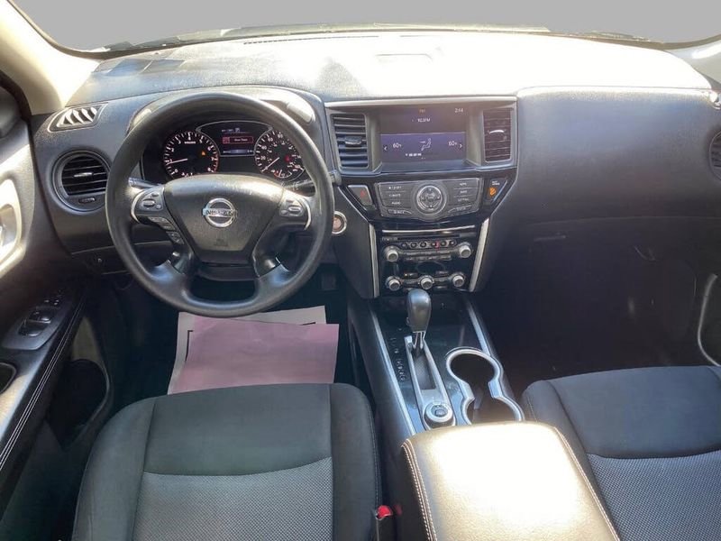 Used 2019 Nissan Pathfinder S image 26