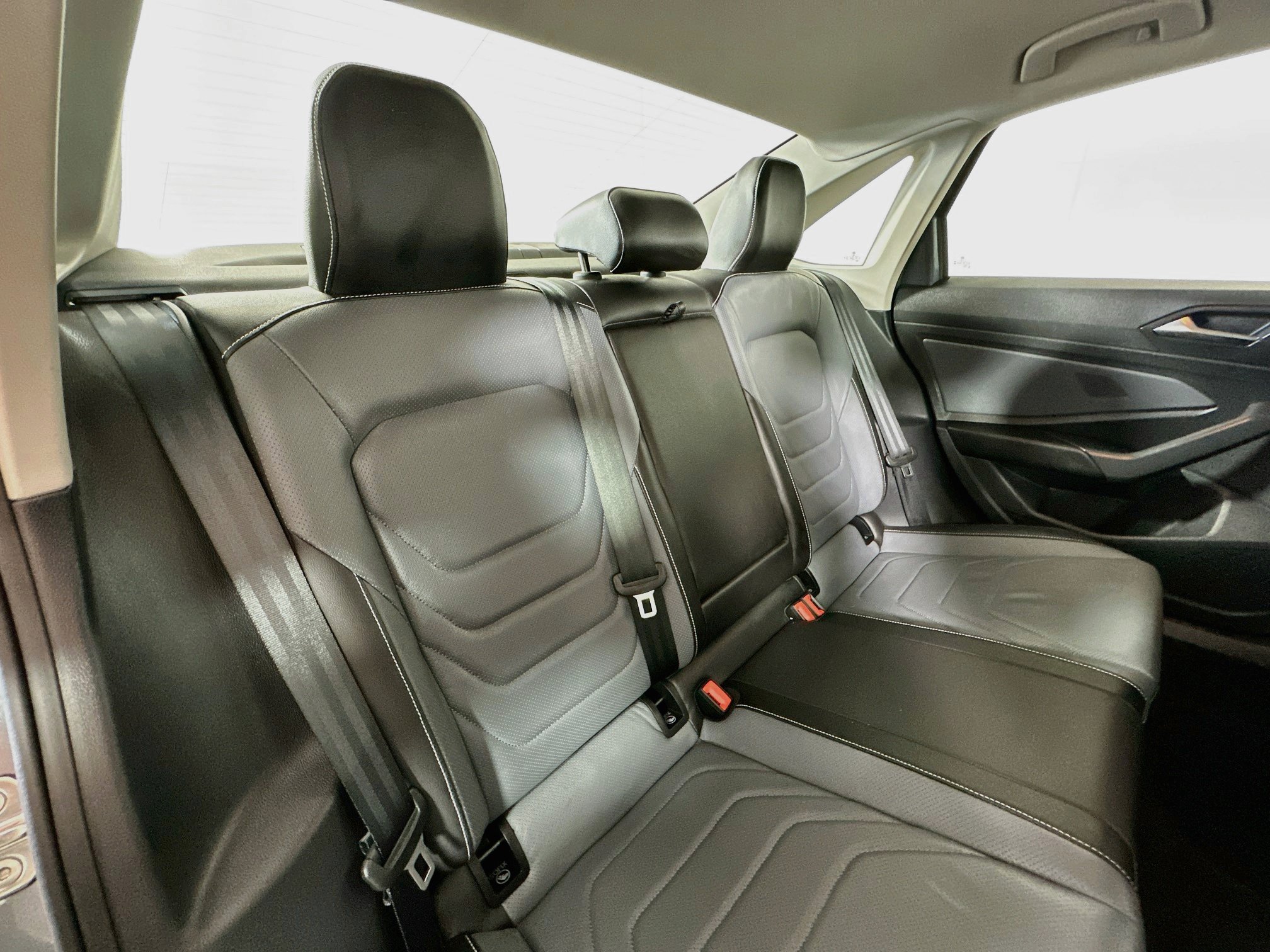 Used 2025 Volkswagen Jetta SEL FWD image 26