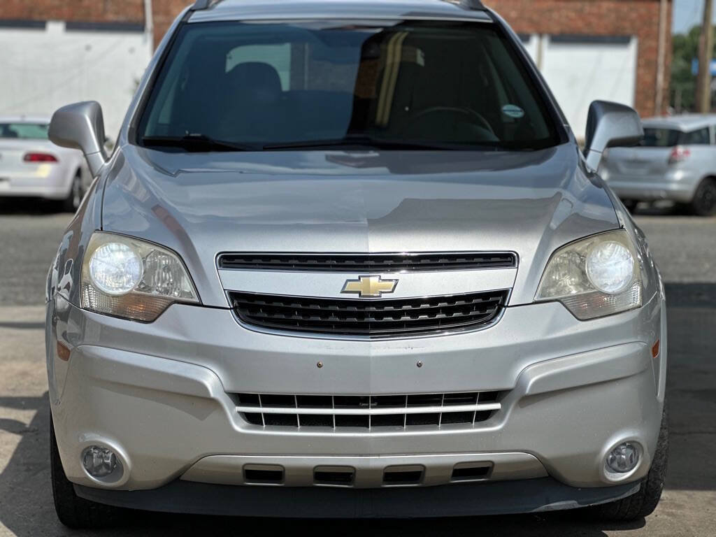 Used 2014 Chevrolet Captiva Sport LT FWD image 2