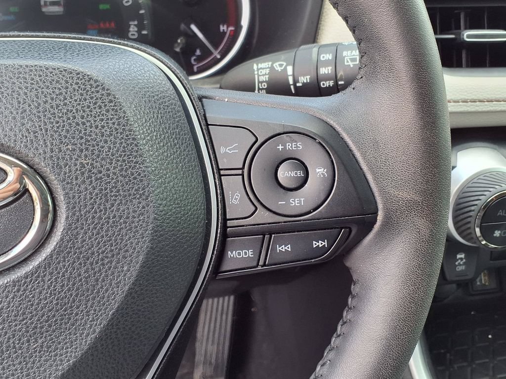 Used 2023 Toyota RAV4 XLE Premium FWD image 31
