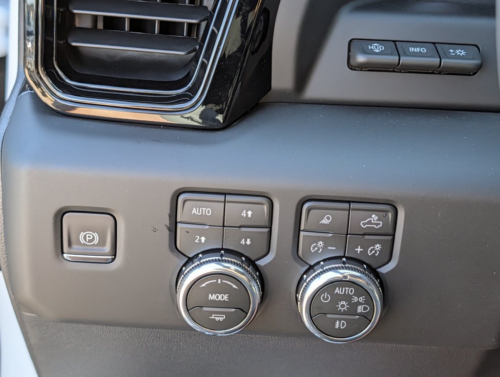 New 2026 GMC Sierra 1500 AT4 w/ AT4 Premium Package AWD/4WD image 22