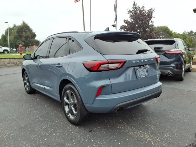 Used 2023 Ford Escape ST-Line w/ Tech Pack #1 AWD/4WD image 7