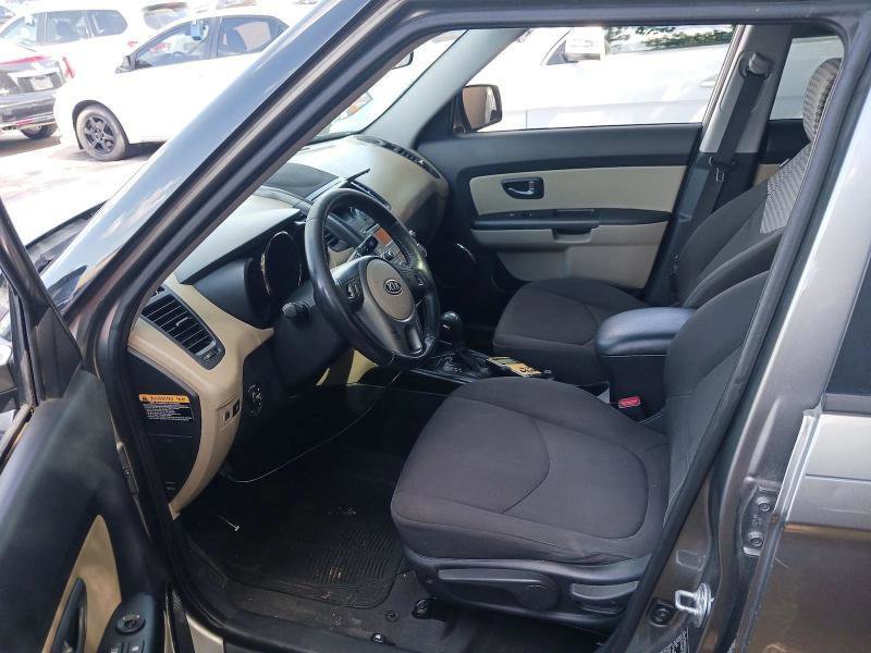 Used 2011 Kia Soul ! FWD image 6