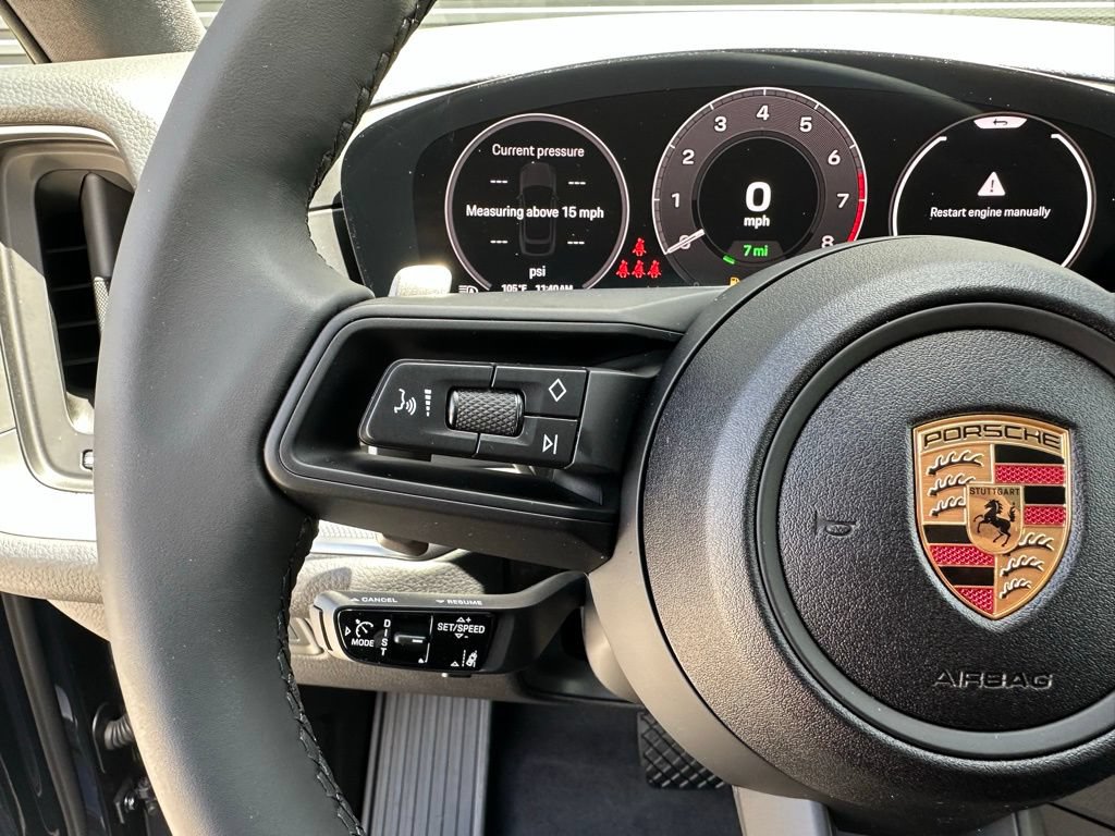 Certified 2025 Porsche Cayenne E-Hybrid Coupe AWD/4WD image 20