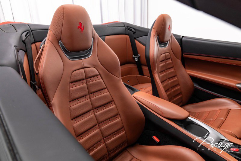 Used 2019 Ferrari Portofino image 45