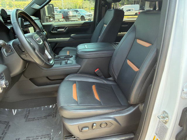 Used 2025 GMC Sierra 2500 AT4 w/ AT4 Premium Plus Package AWD/4WD image 11