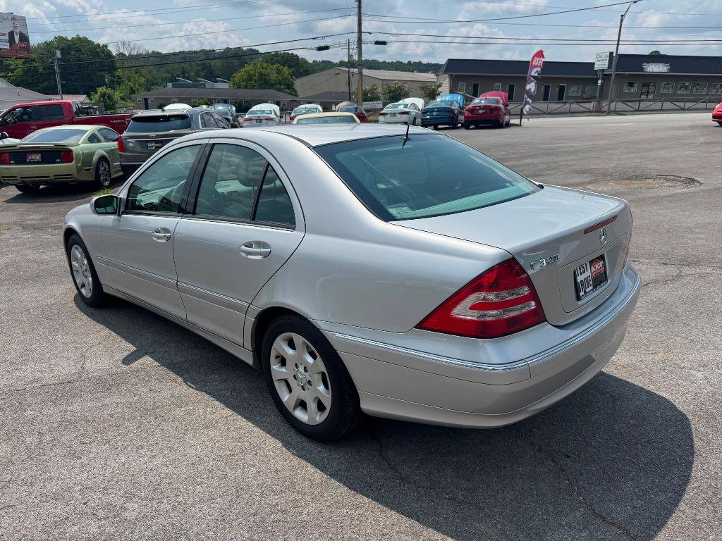 Used 2005 Mercedes-Benz C 320 Sedan image 4