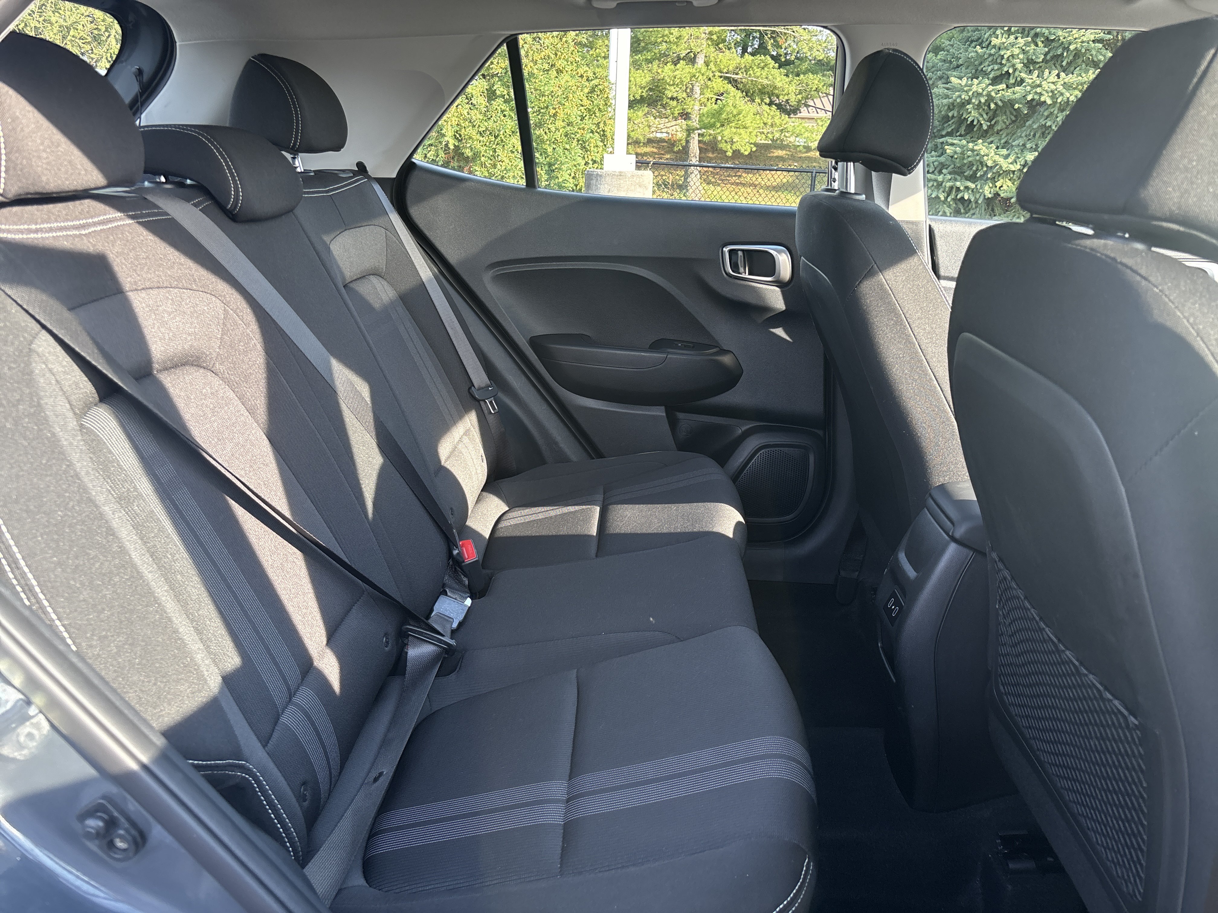 Used 2025 Hyundai Venue SEL FWD image 23