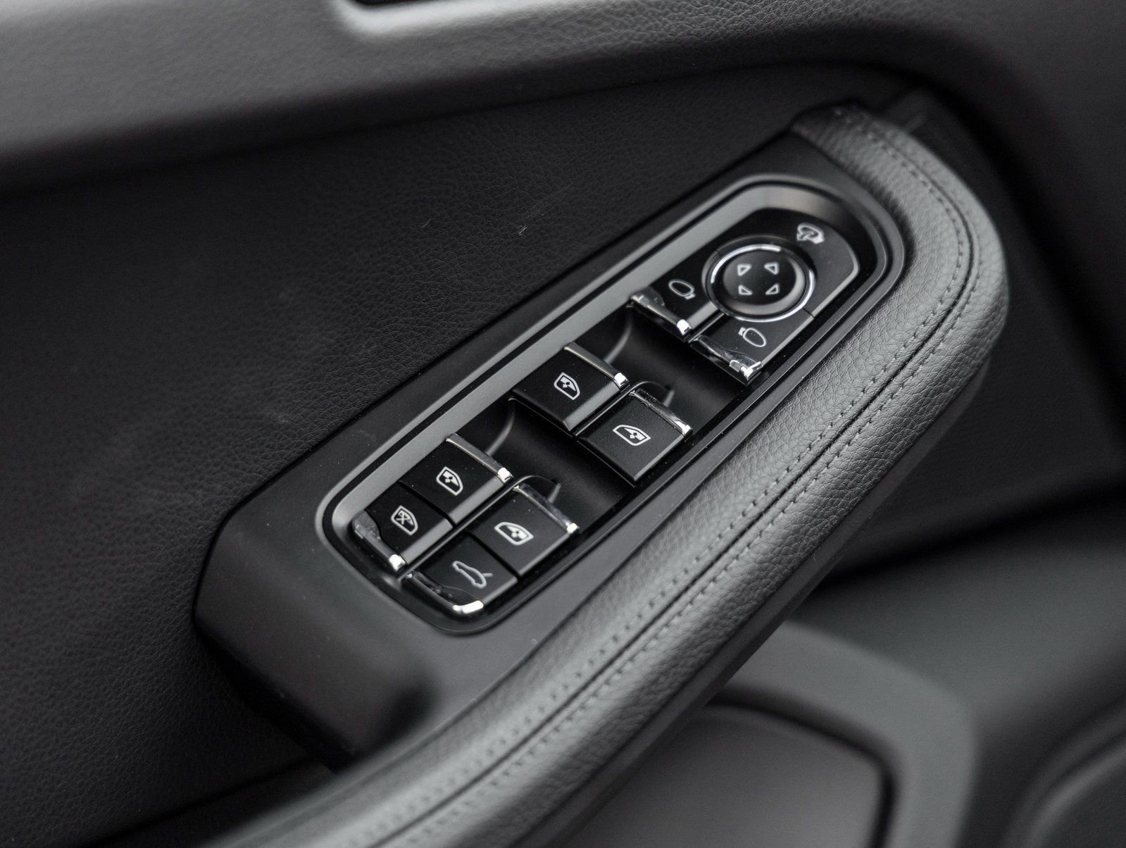 Used 2026 Porsche Macan image 20