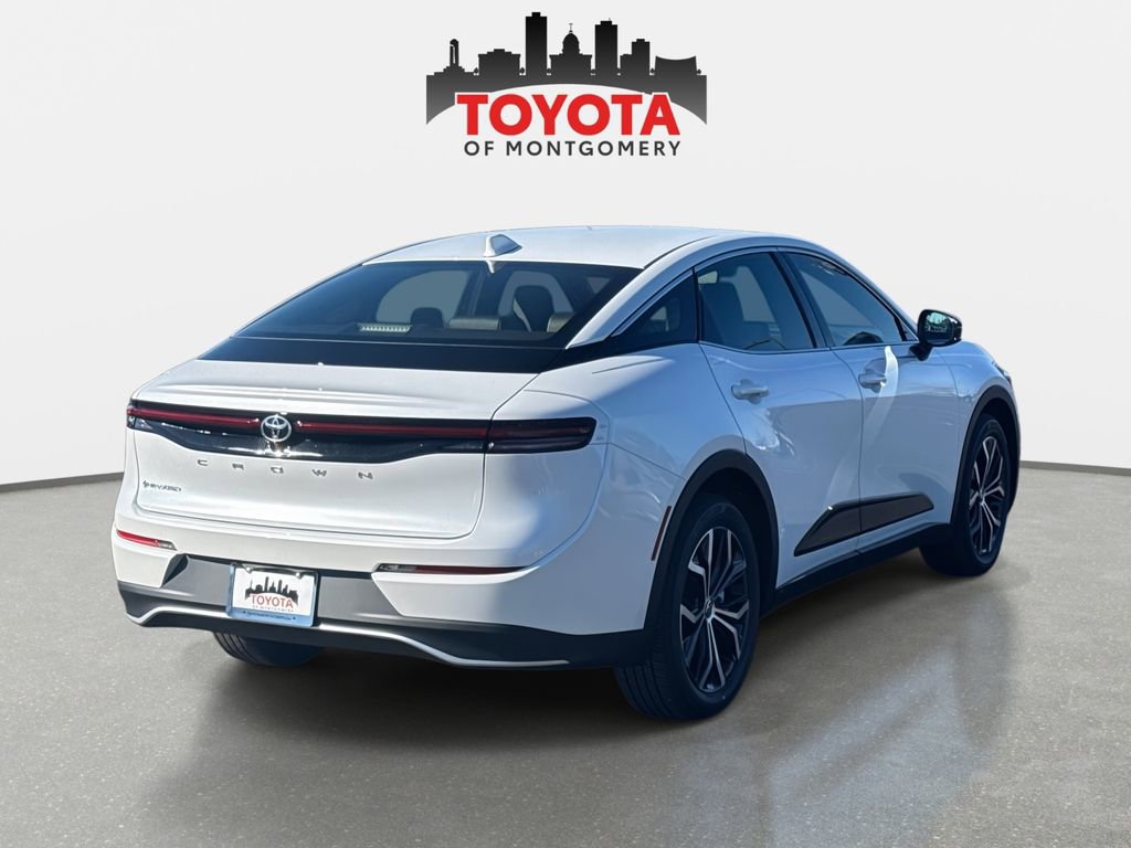 Used 2026 Toyota Crown XLE image 3