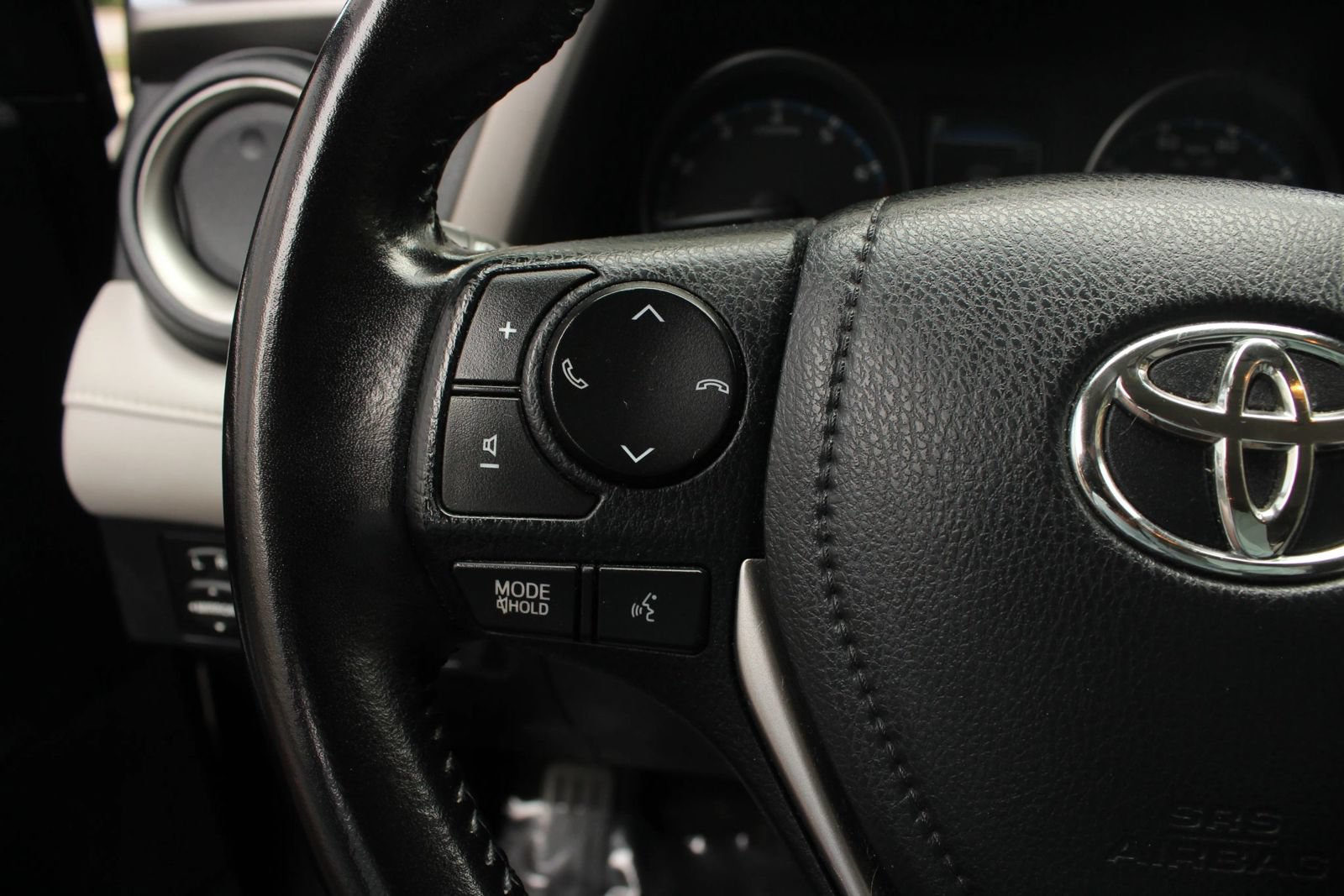 Used 2017 Toyota RAV4 XLE w/ All Weather Liner Package AWD/4WD image 30