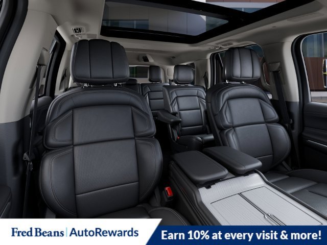 New 2027 Lincoln Navigator Reserve AWD/4WD image 14