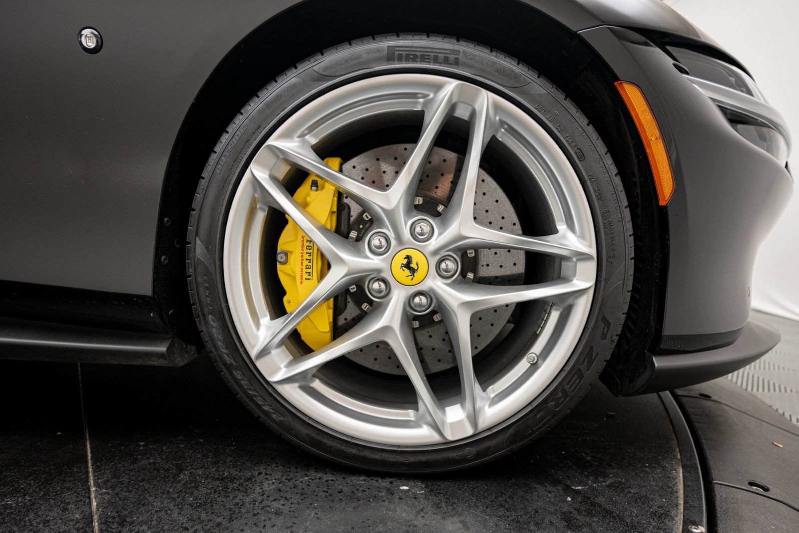 Used 2024 Ferrari Roma Spider RWD image 41