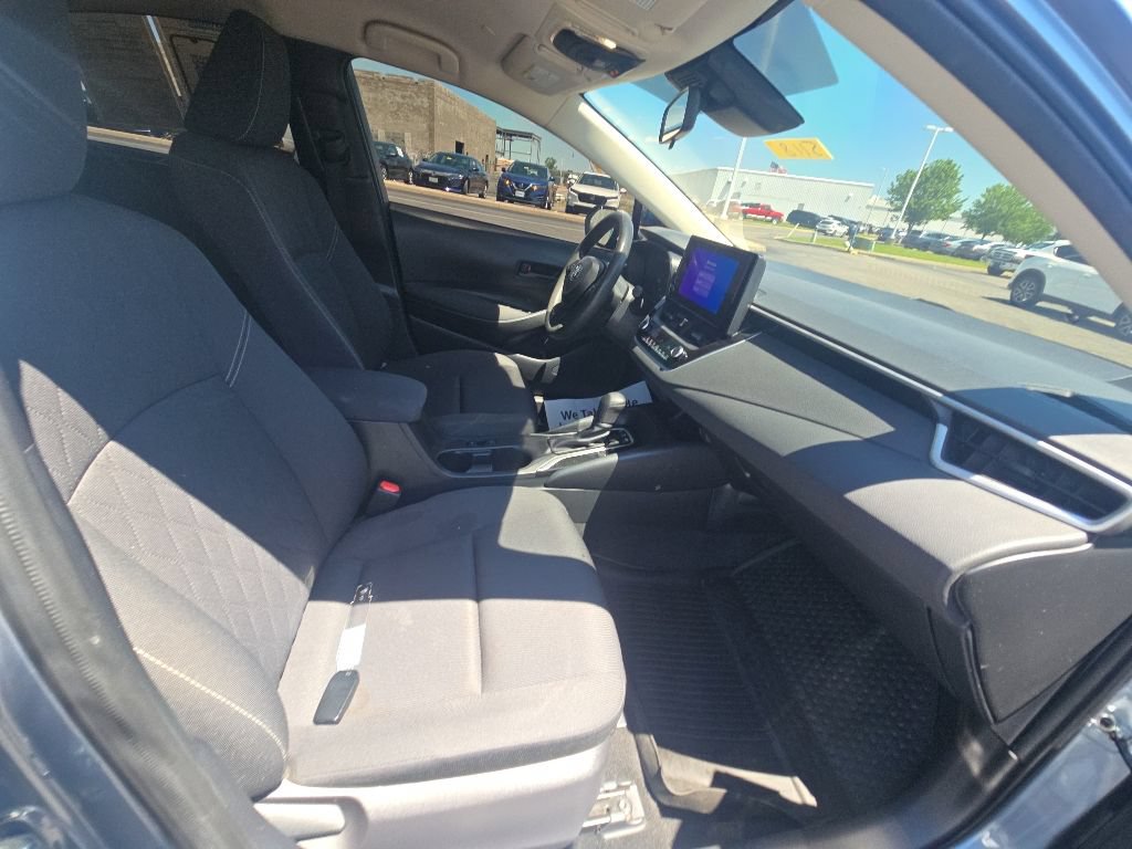 Used 2024 Toyota Corolla LE w/ LE Convenience Package FWD image 31