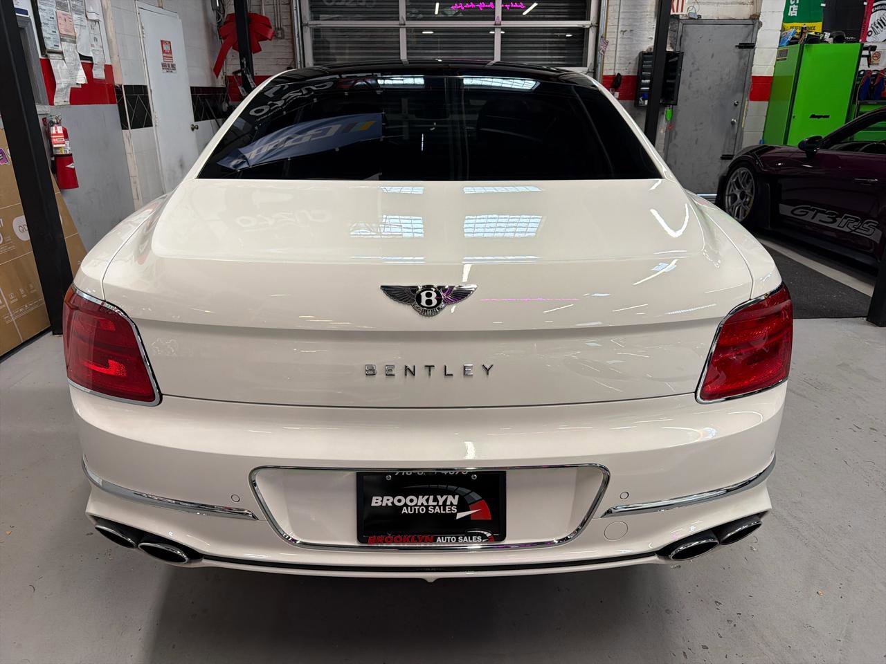 Used 2023 Bentley Flying Spur V8 AWD/4WD image 7