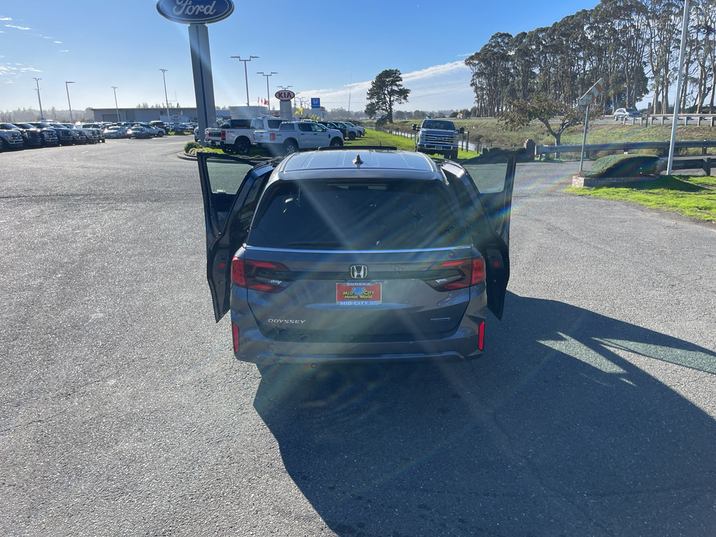 New 2026 Honda Odyssey Touring image 15