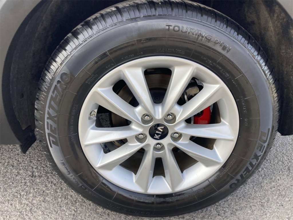 Used 2020 Kia Sorento LX image 10