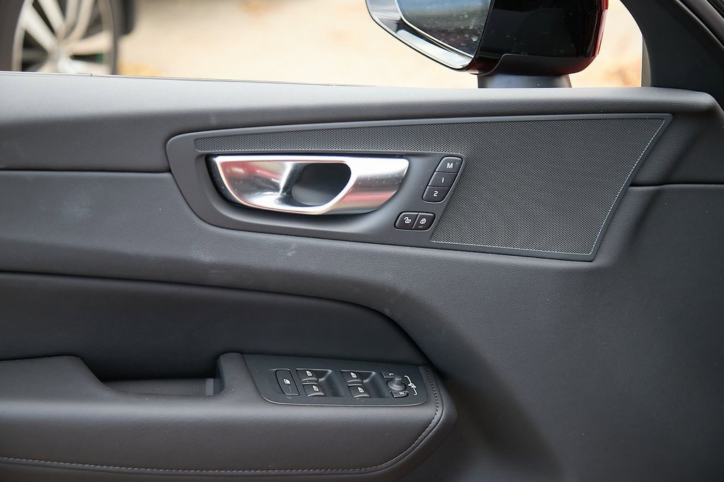 New 2025 Volvo XC60 B5 Core w/ Protection Package Premier image 10