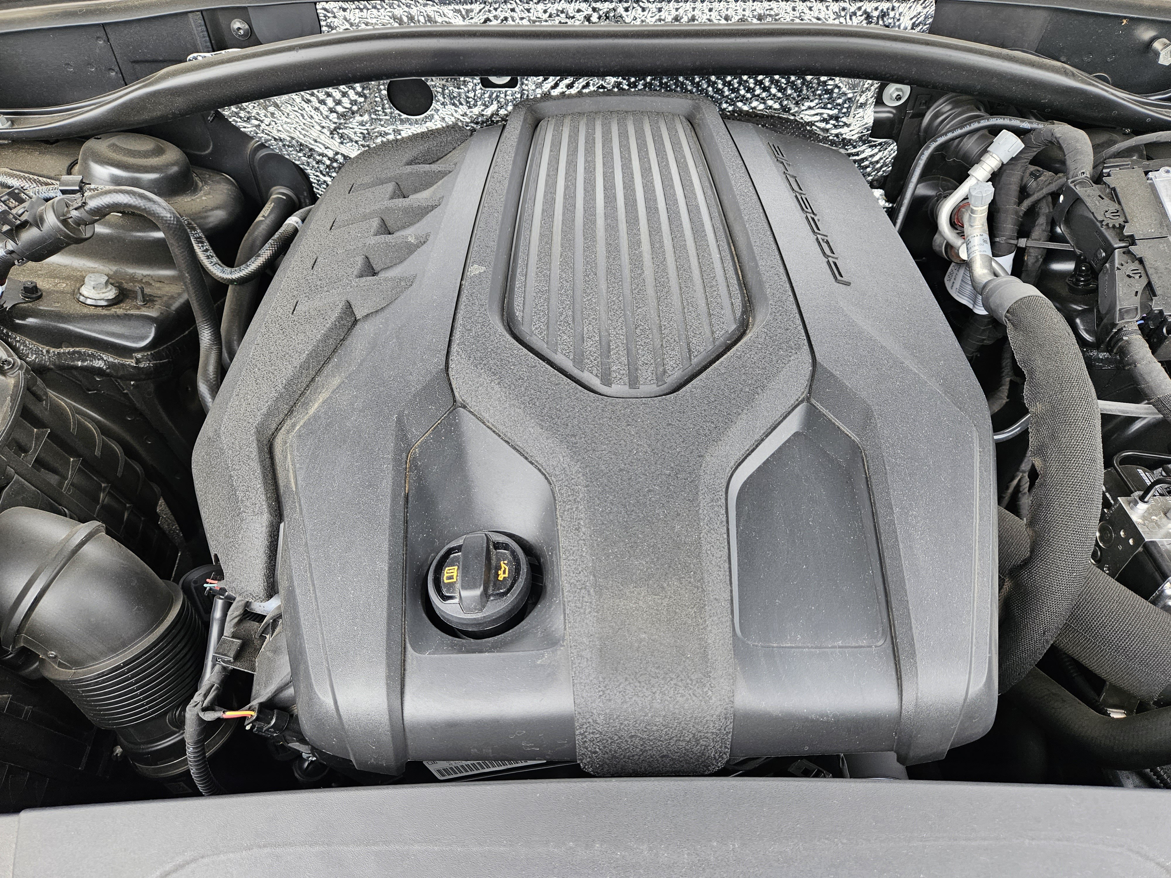 Certified 2026 Porsche Macan AWD/4WD image 30